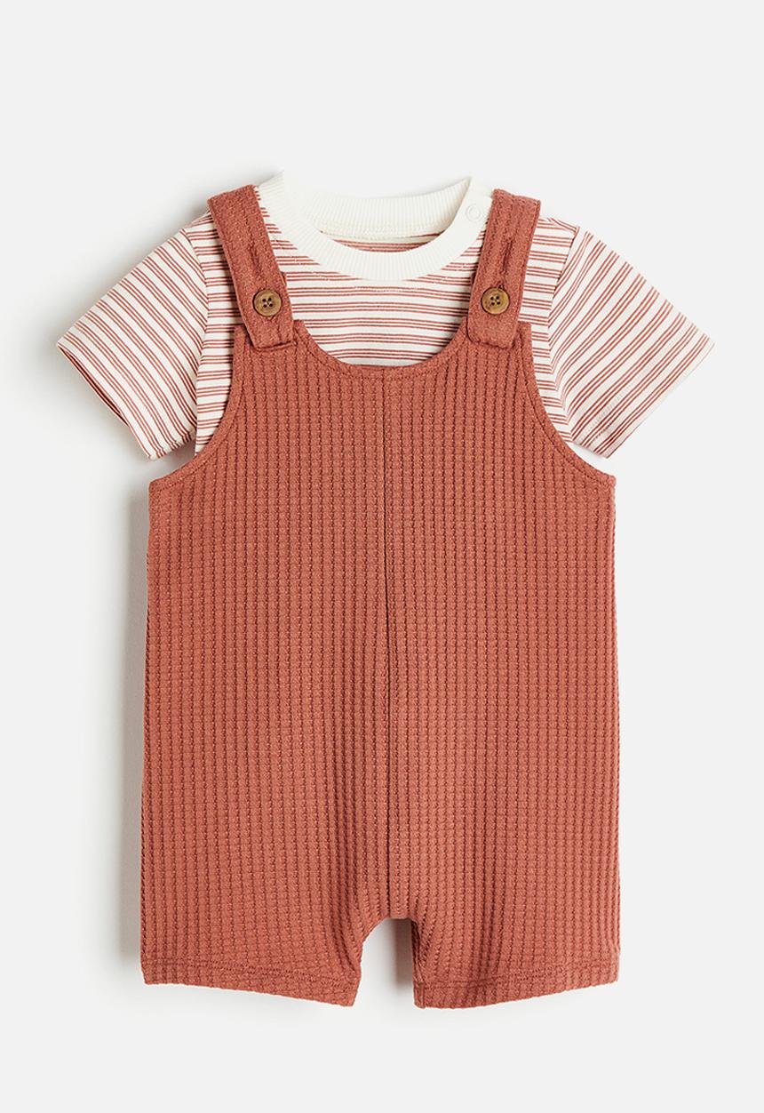 H&M - 2-Piece t-shirt and dungaree set - rust red striped 