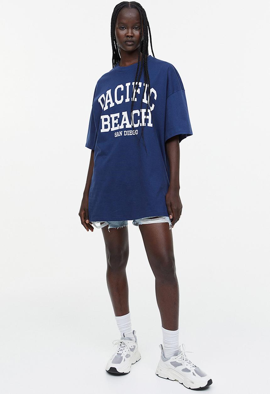 H&M - Oversized printed t-shirt - dark blue/pacific beach