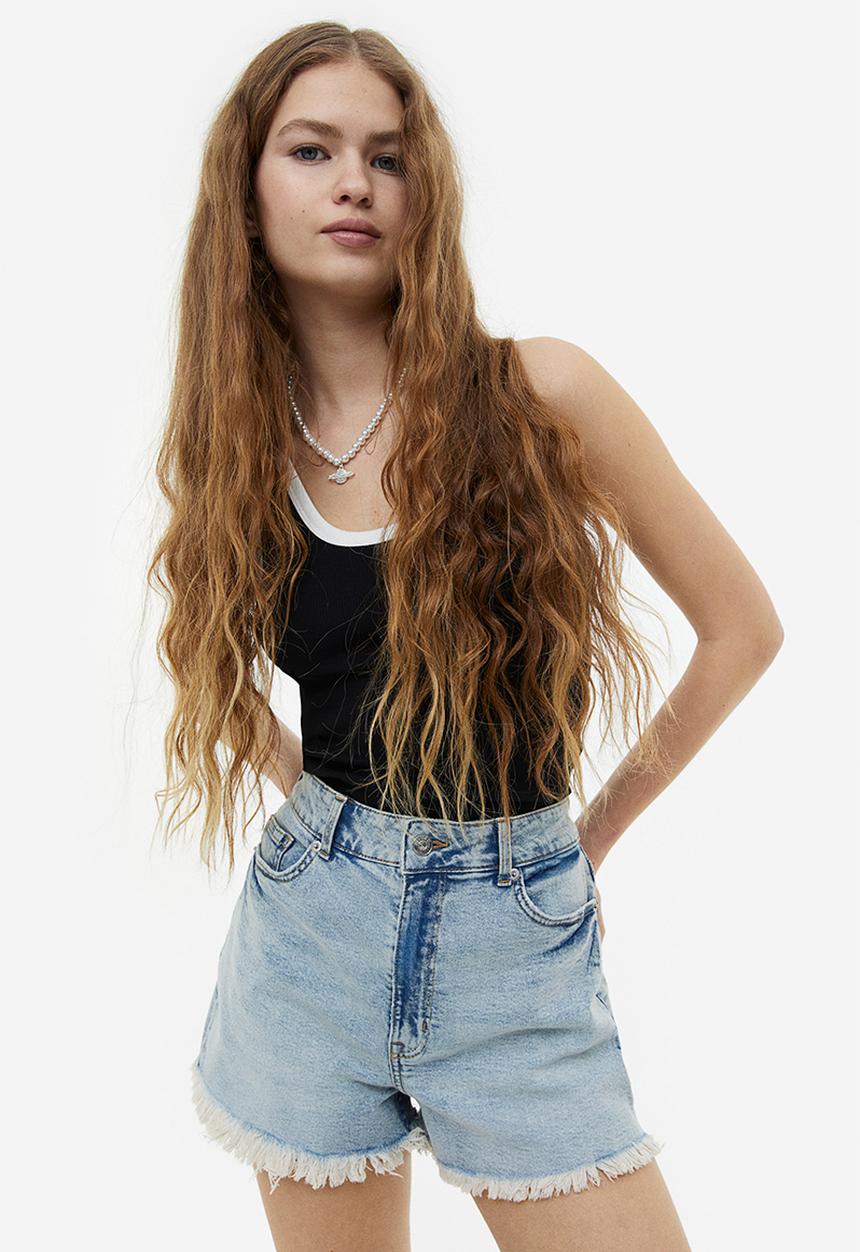 H&M - High-waisted denim shorts - light denim blue 