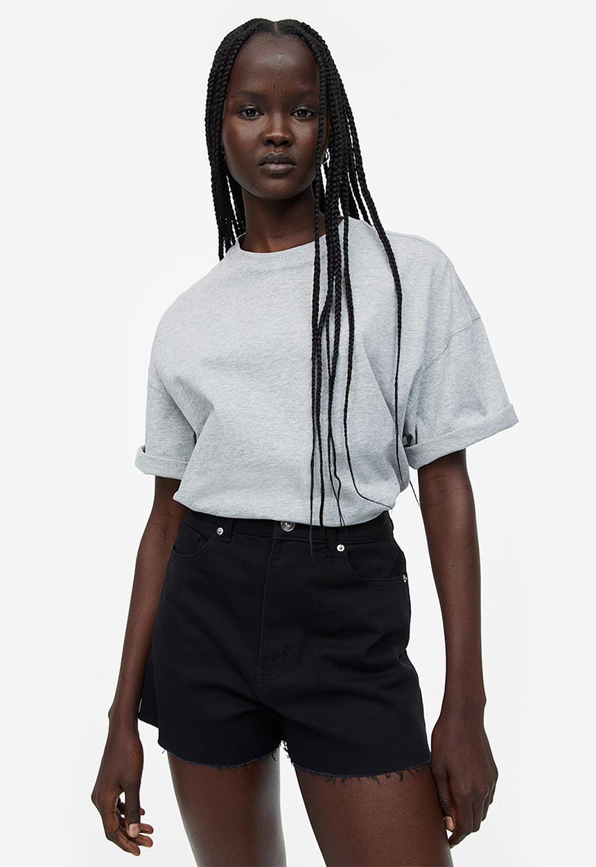 H&M - High-waisted twill shorts - black