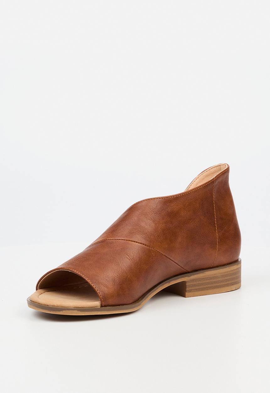 Miss Black - Micah5 asymmetric sandal - tan