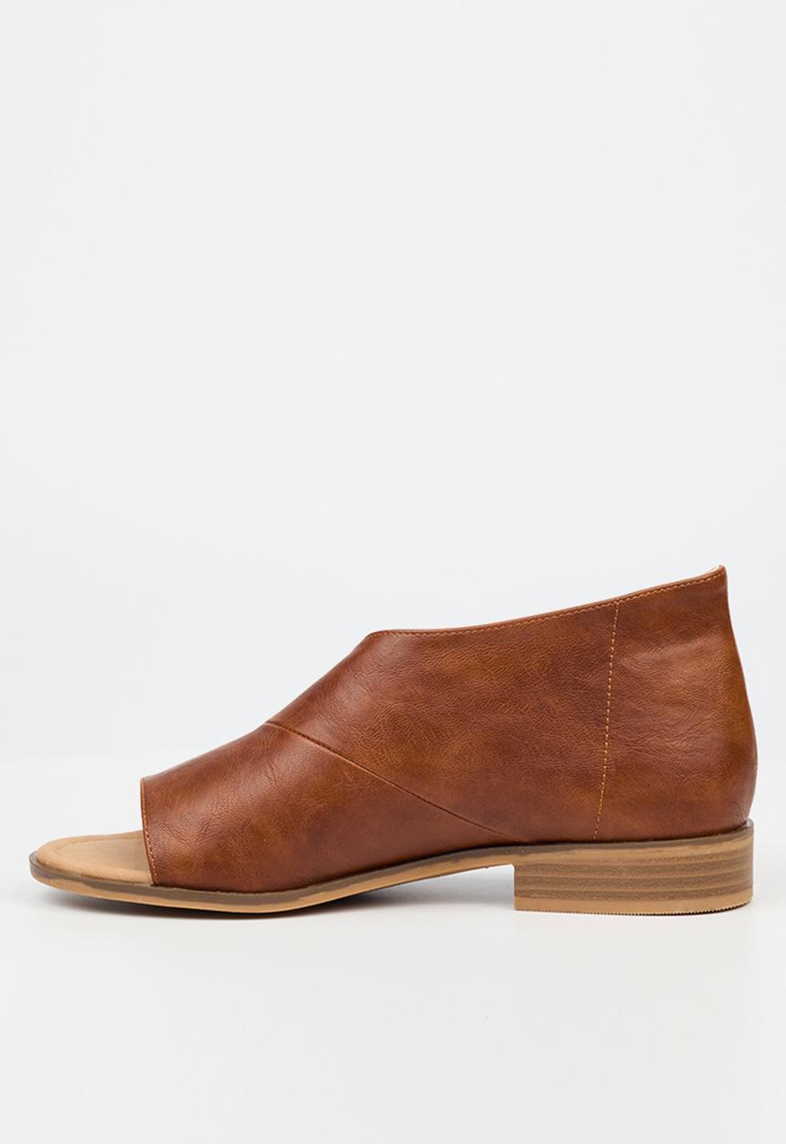 Miss Black - Micah5 asymmetric sandal - tan