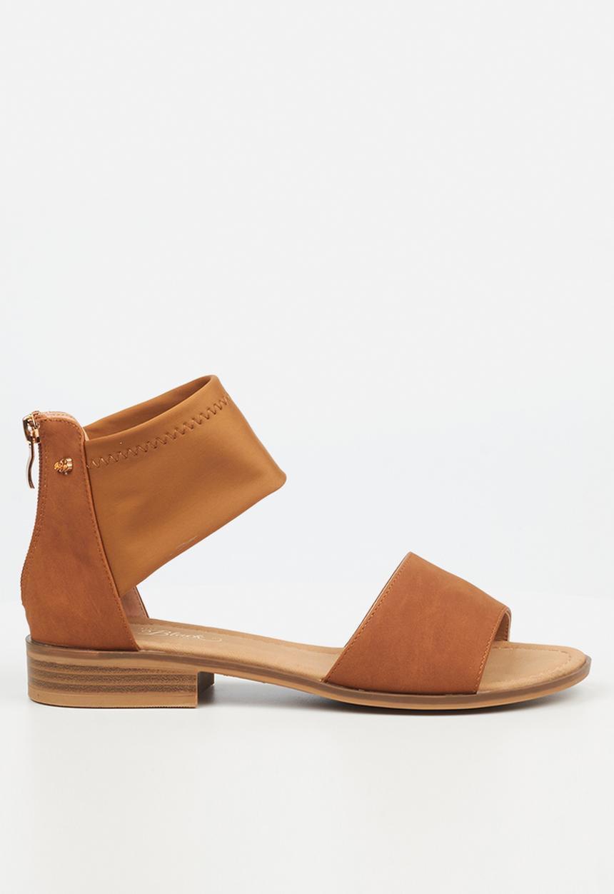 Miss Black - Micah6 strap sandal - tan