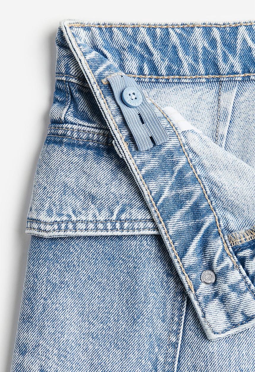 H&M - Relaxed fit high denim shorts - light denim blue 