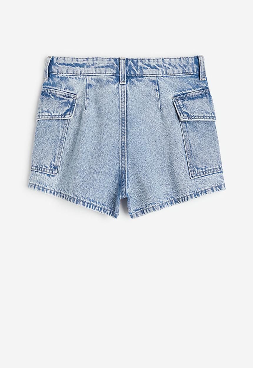 H&M - Relaxed fit high denim shorts - light denim blue 