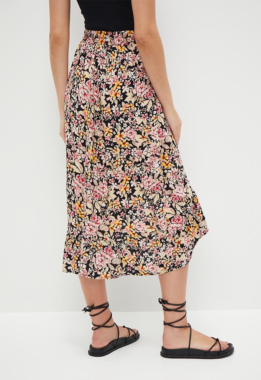 HAILYS - Print Asymmetrical Hem Maxi Skirt - Black Flower