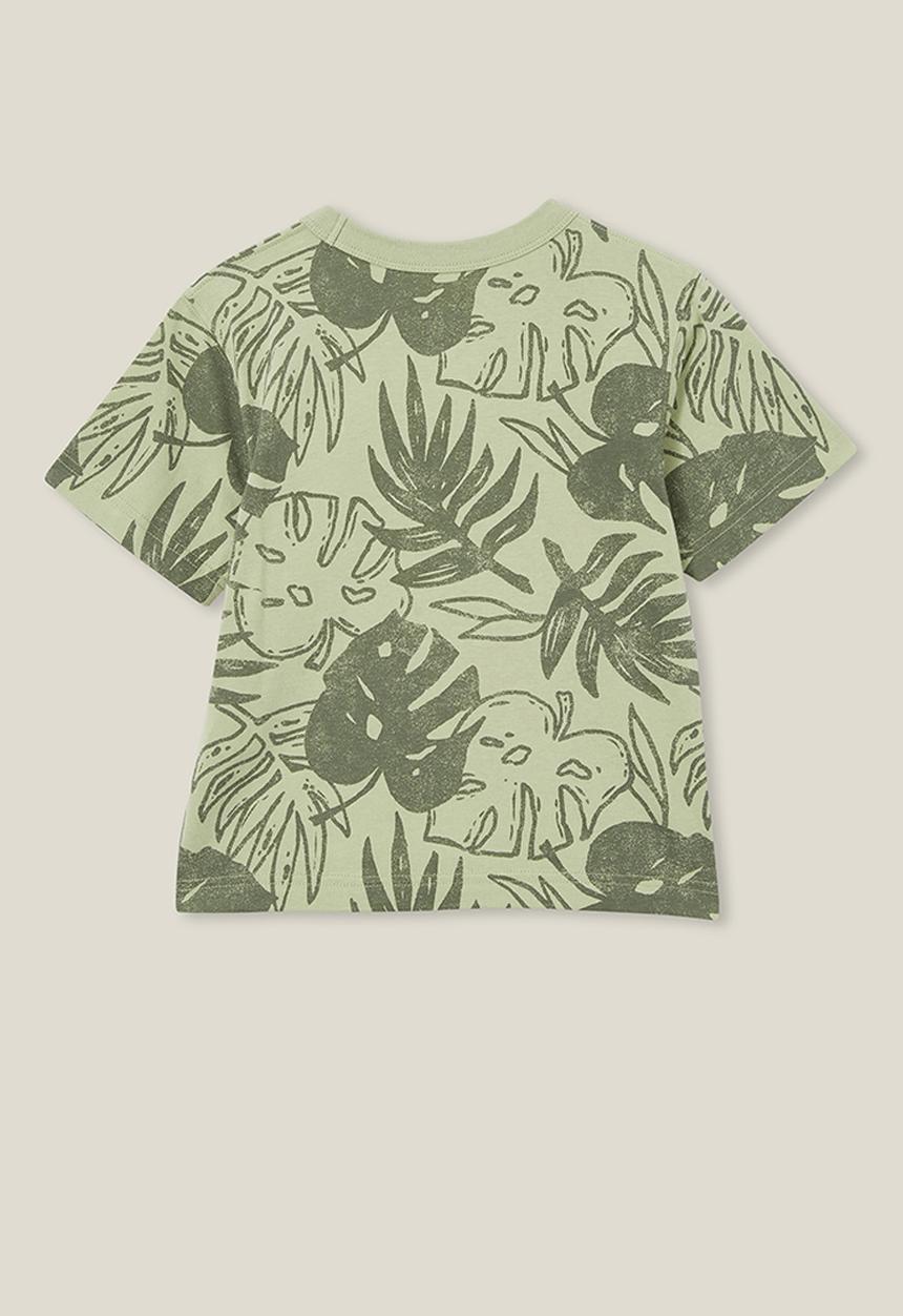 Cotton On - Jonny short sleeve print tee - gumnut green/swag green palm leaf yardage