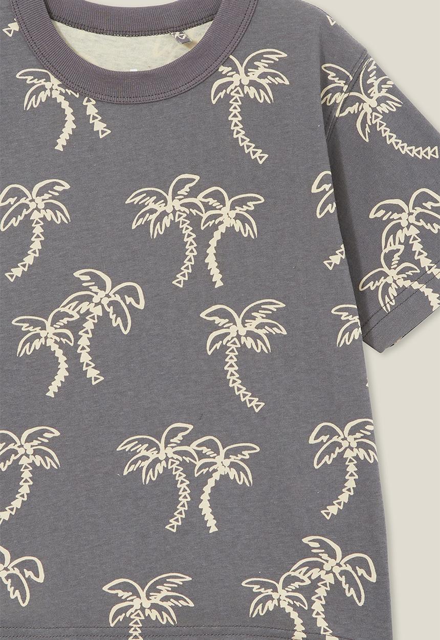 Cotton On - Jonny short sleeve print tee - rabbit grey/rainy day palm tree yardage