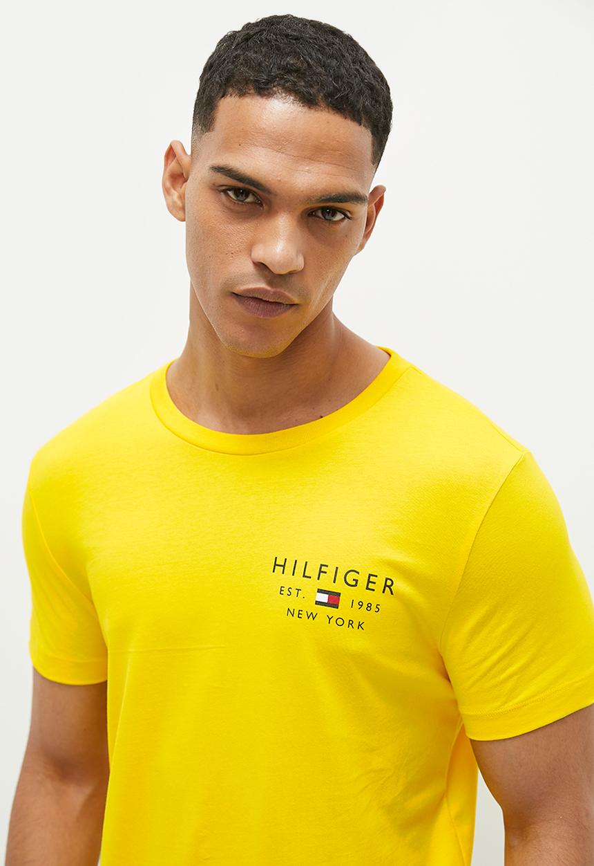 Tommy Hilfiger - Brand love small logo tee - vivid yellow