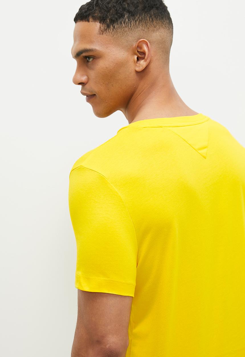 Tommy Hilfiger - Brand love small logo tee - vivid yellow