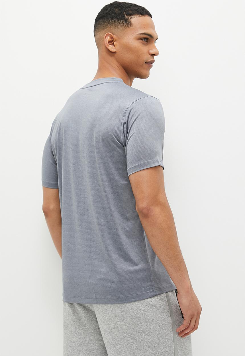 New Balance  - Tenacity short sleeve - grey