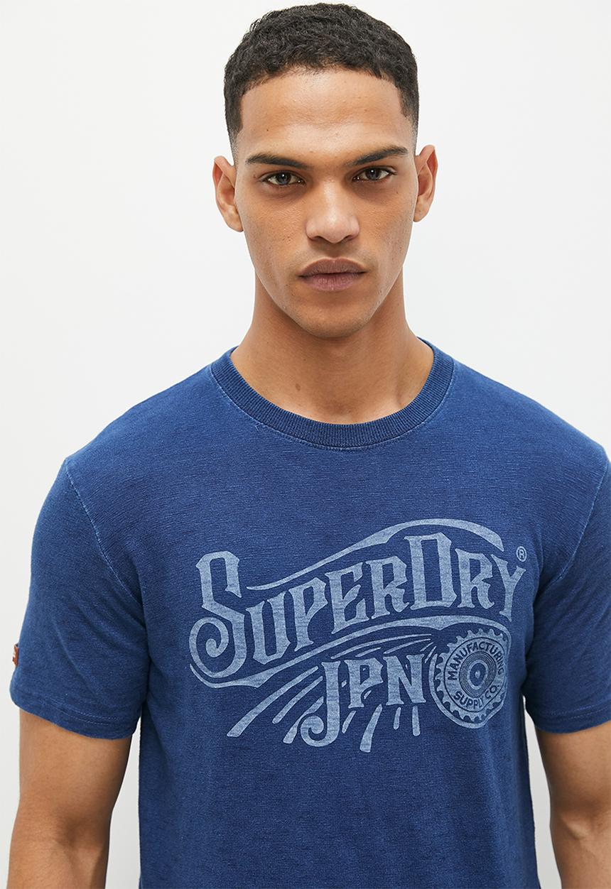Superdry. - Vintage script indigo ww tee - reverse snowy wash indigo