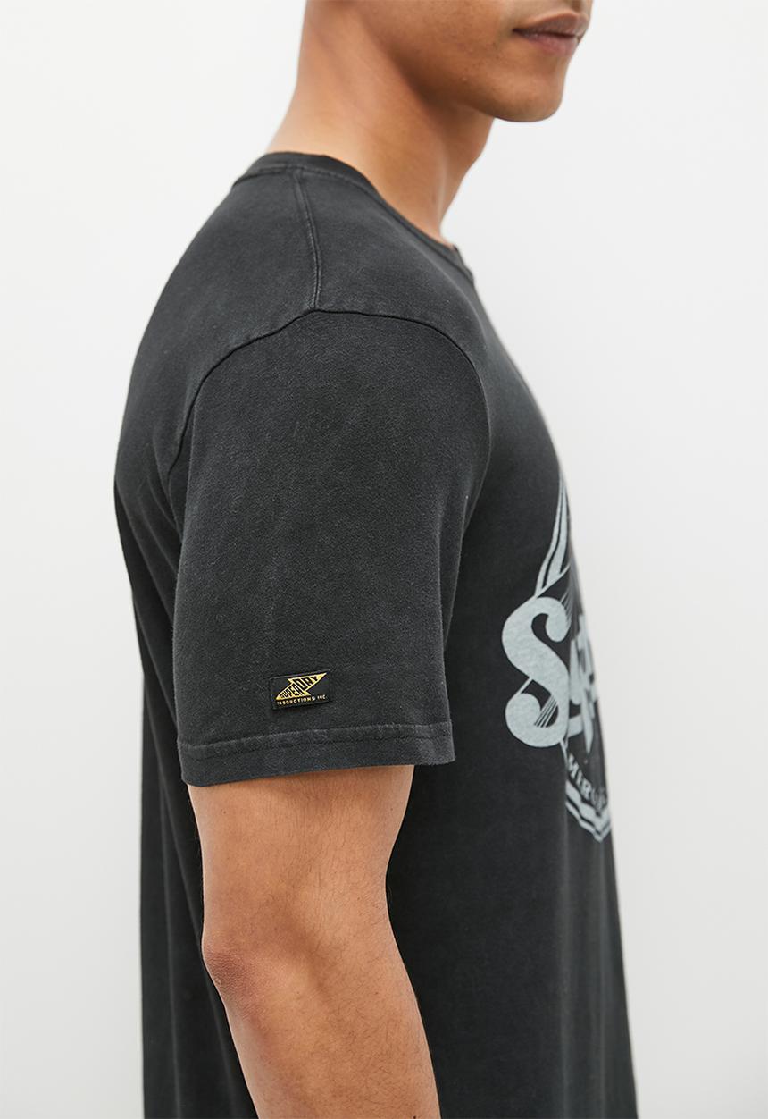 Superdry. - Vintage merch store tee - mid back in black