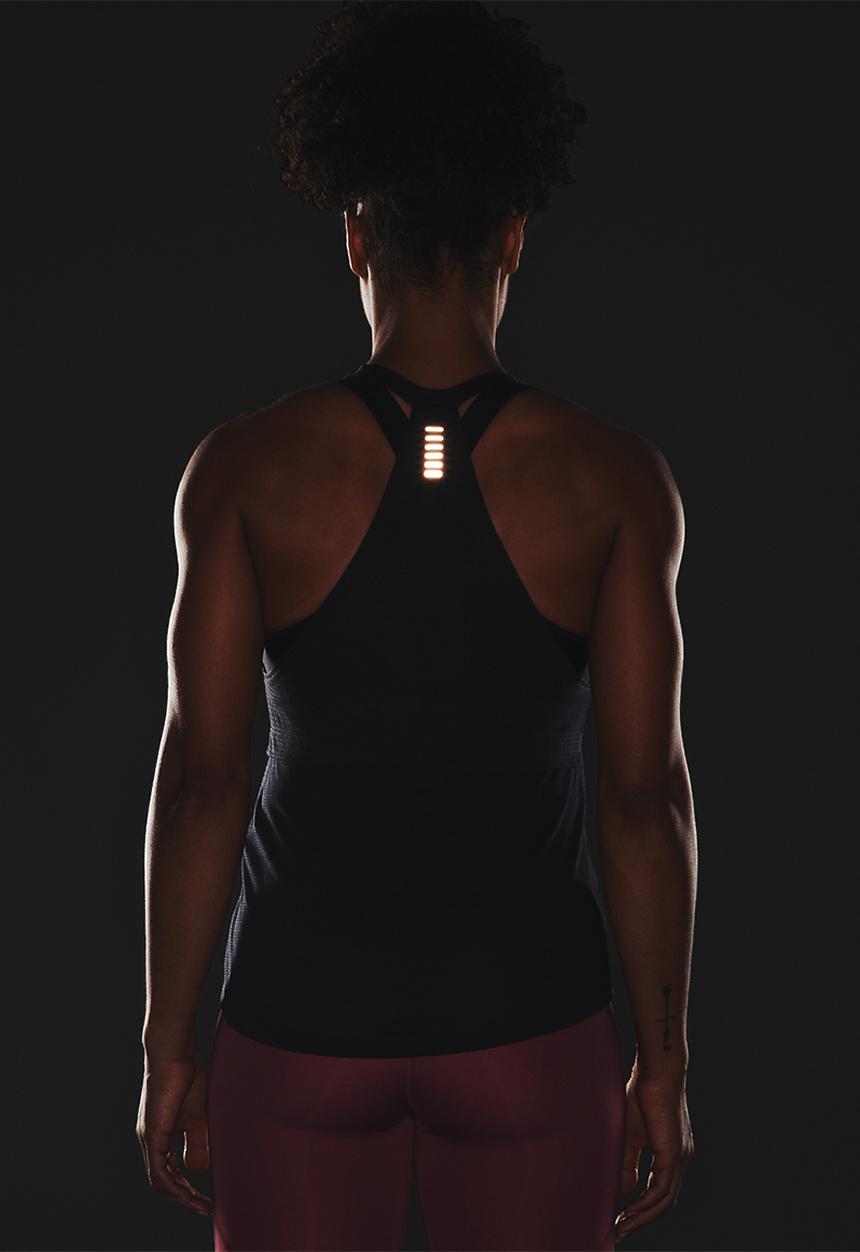 Under Armour - Streaker tank top - black reflective