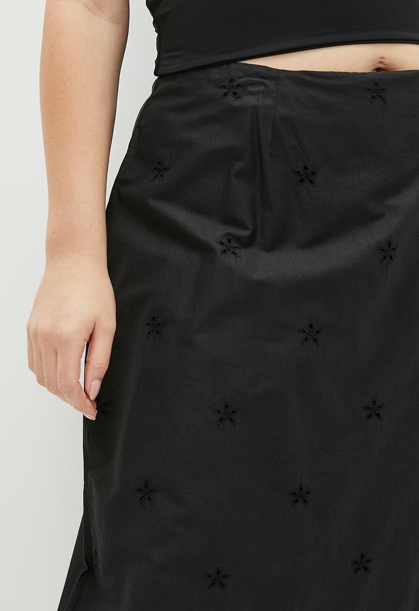 Cotton On - Plus Ellie Maxi Skirt - Cutwork Black