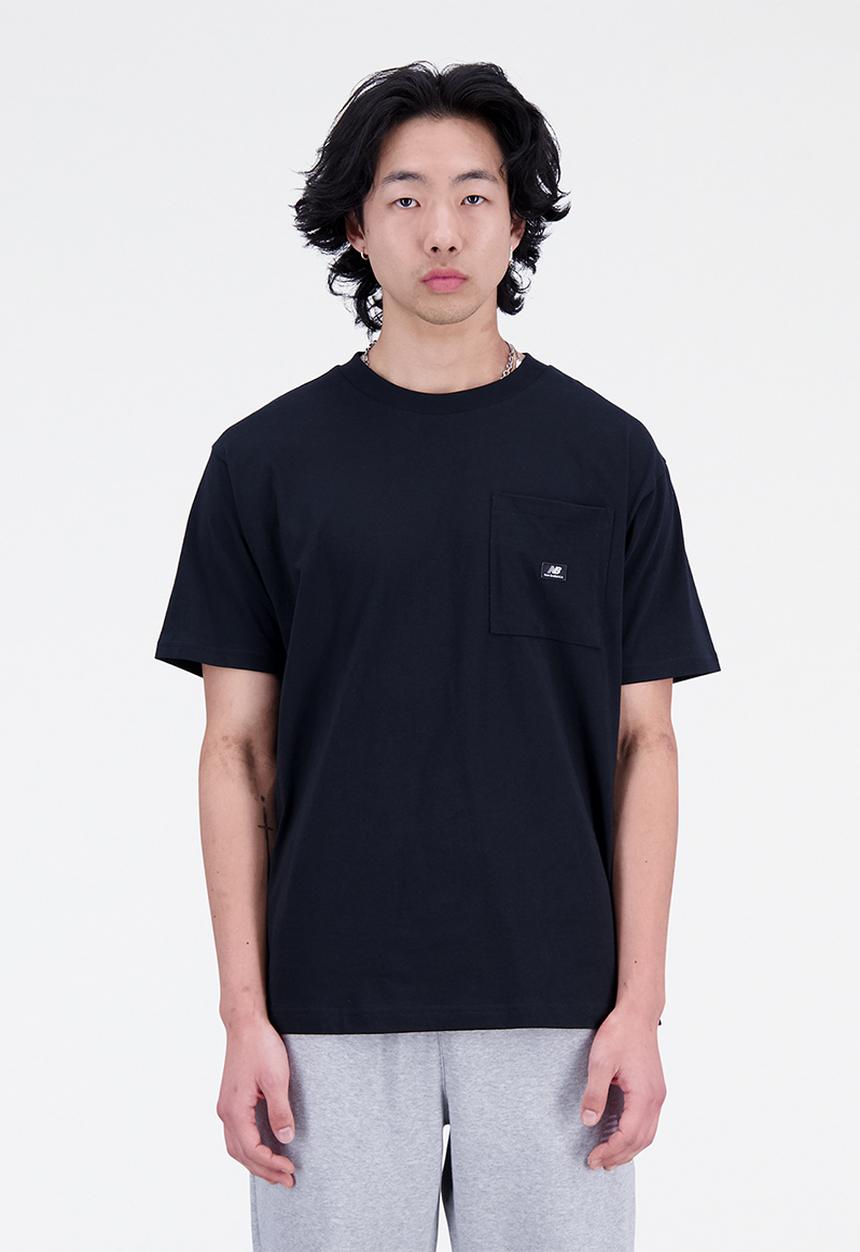 New Balance  - Nb essentials stacked logo pocket tee - black