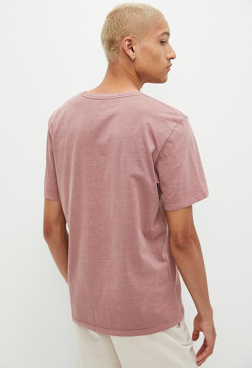 Cotton On - Organic regular fit crew t-shirt - dirty burg 