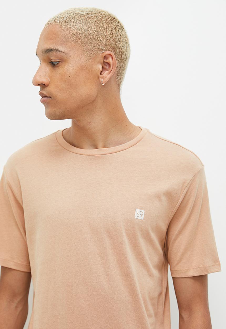 STYLE REPUBLIC - Josh crew neck logo graphic tee - mocca