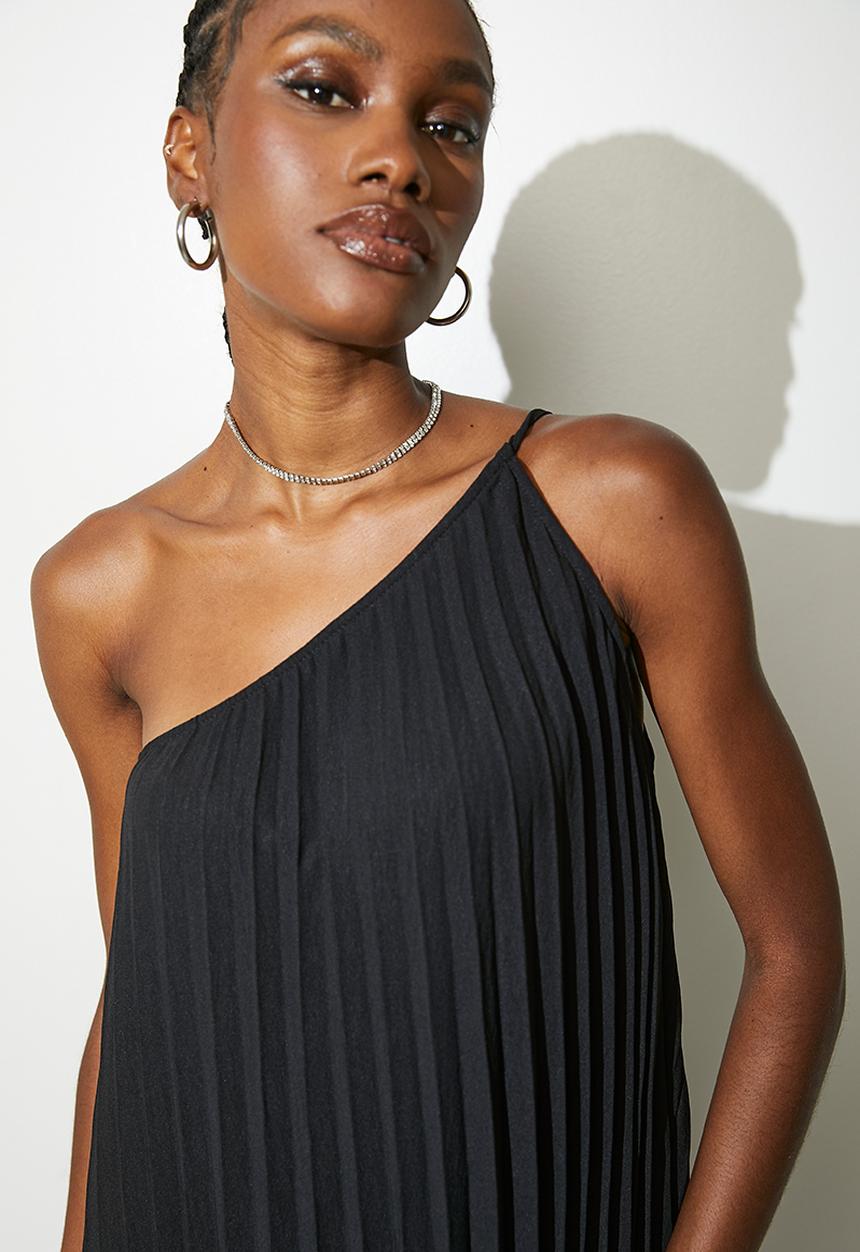 VELVET - Asymmetric pleated kaftan dress - black