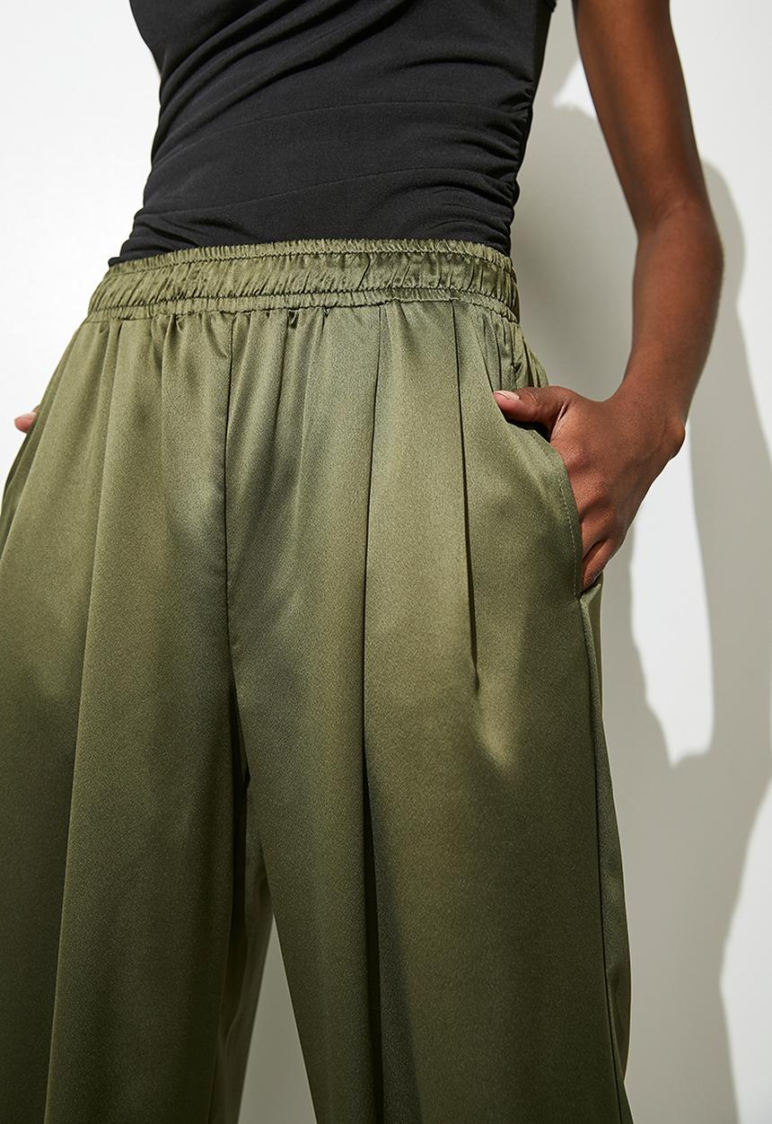 VELVET - Satin parachute trouser - military