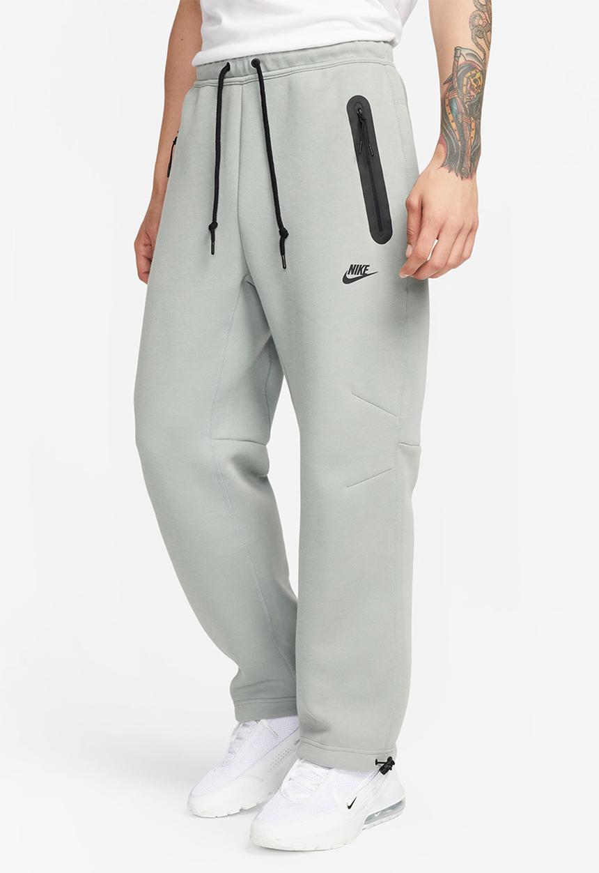 Nike - NSW Tech Fleece Open-Hem Tracksuit Bottoms - mica green/blk