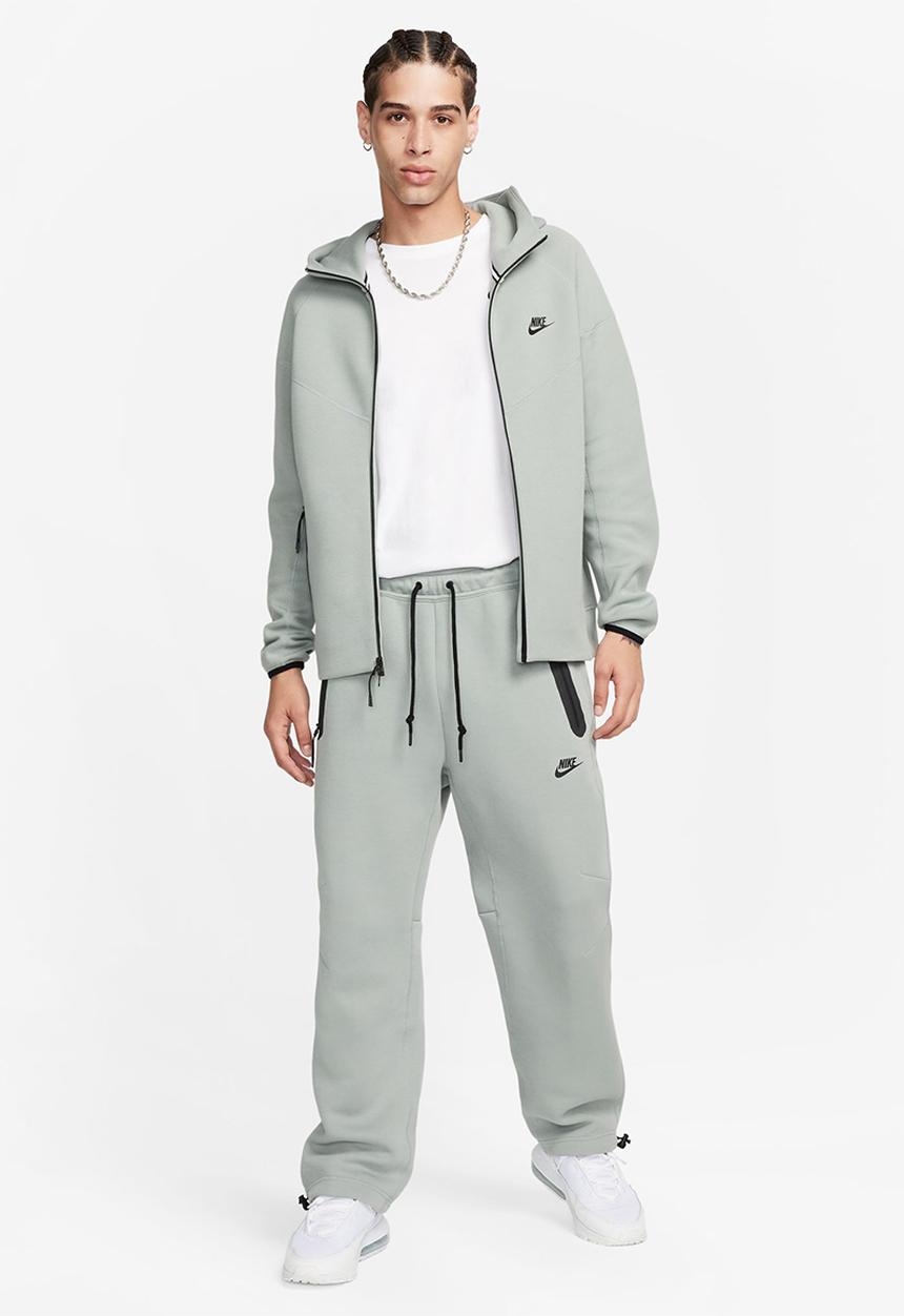 Nike - NSW Tech Fleece Open-Hem Tracksuit Bottoms - mica green/blk