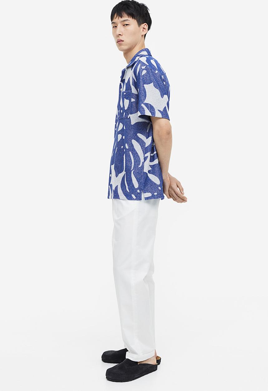 H&M - Regular fit terry resort shirt - blue leaf-patterned