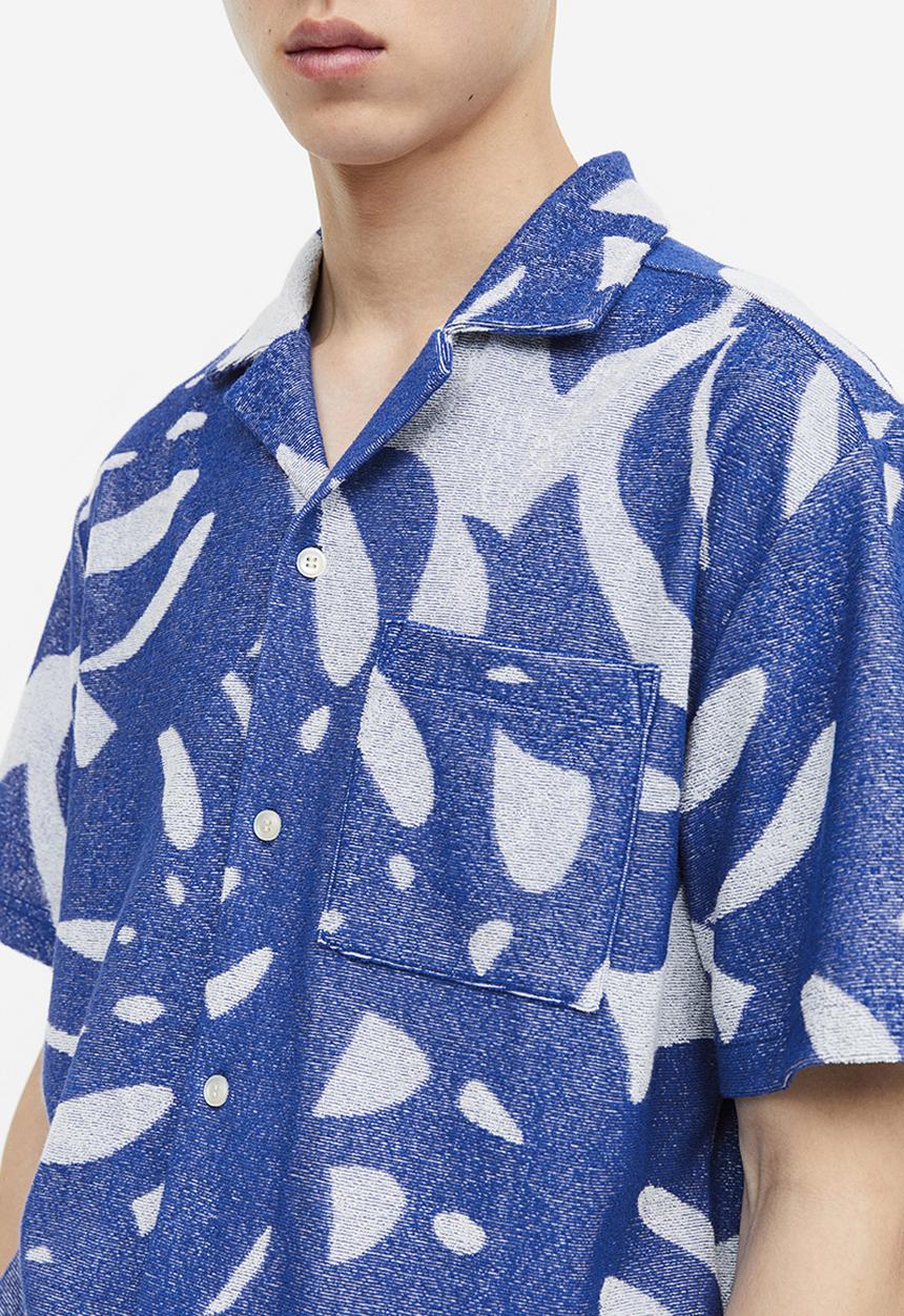 H&M - Regular fit terry resort shirt - blue leaf-patterned