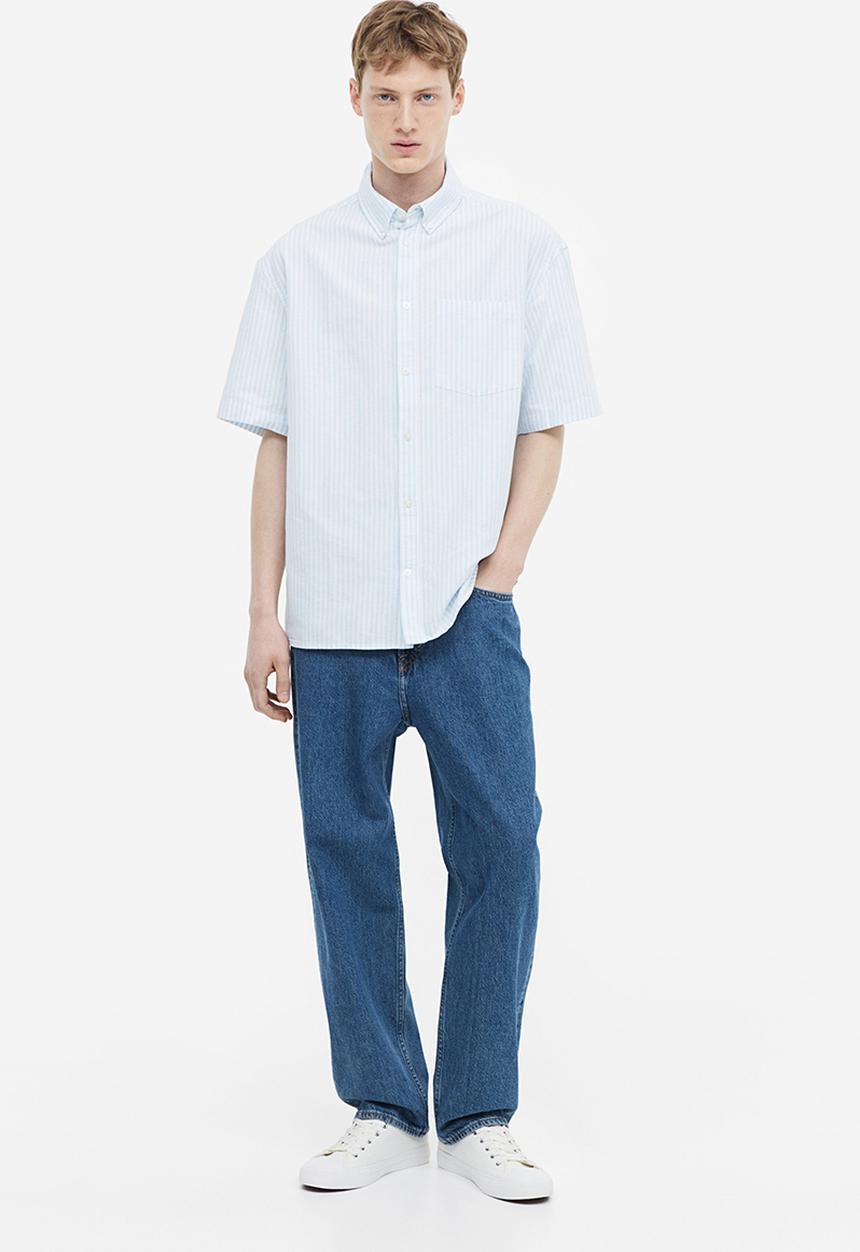 H&M - Relaxed fit short-sleeved oxford shirt - light blue white striped