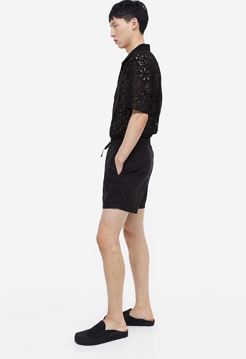 H&M - Regular fit lyocell shorts - black