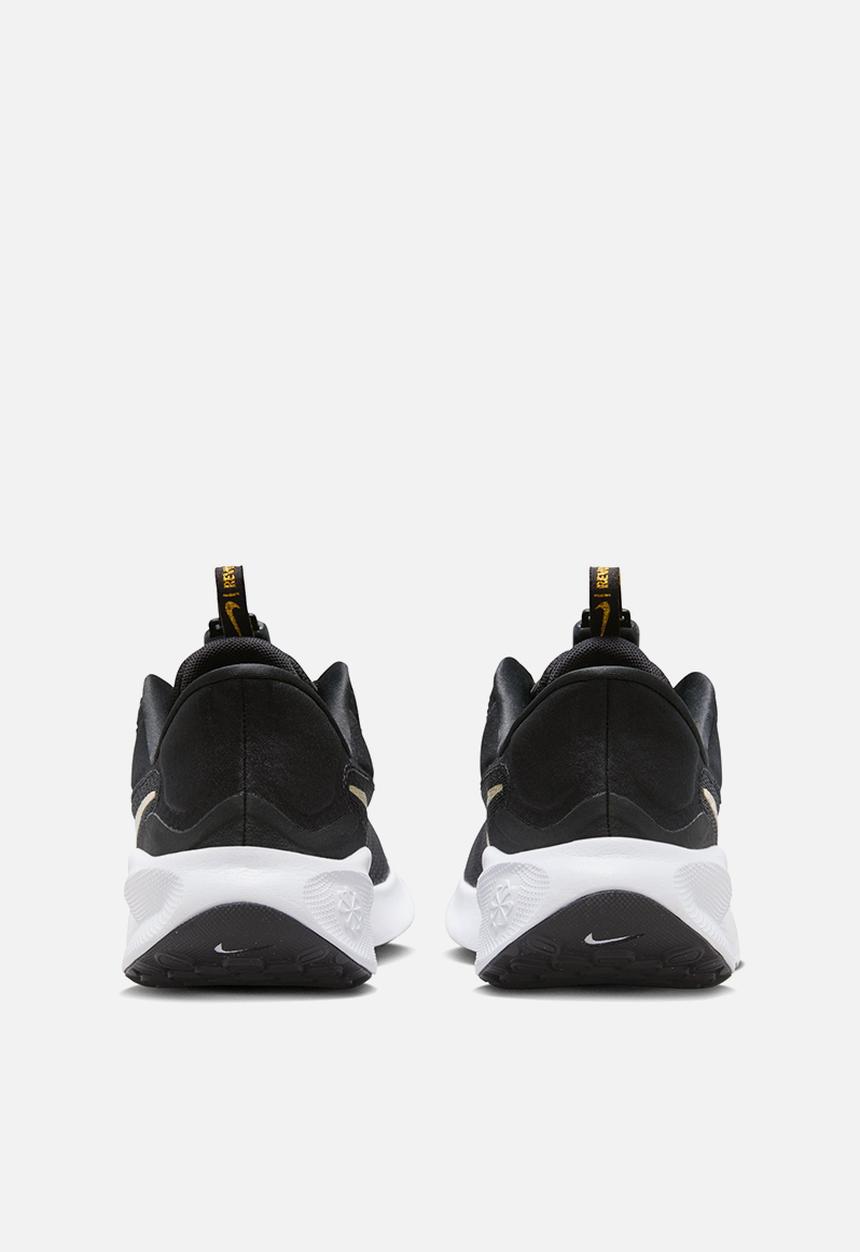 Nike - Revolution 7 Flyease