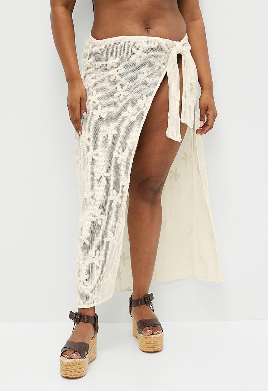 Cotton On - Plus Open Mesh Beach Sarong Wrap Skirt - White/Floral