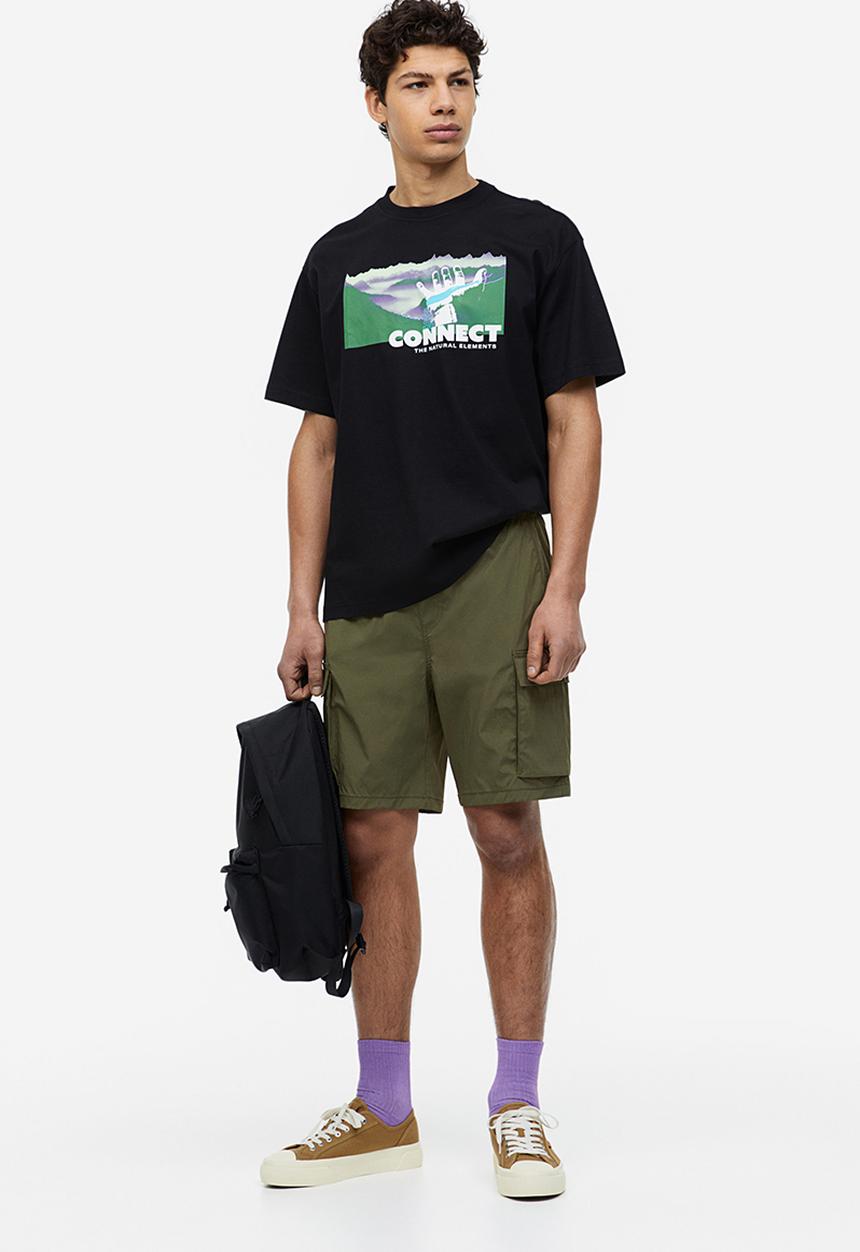 H&M - Regular fit nylon cargo shorts - green