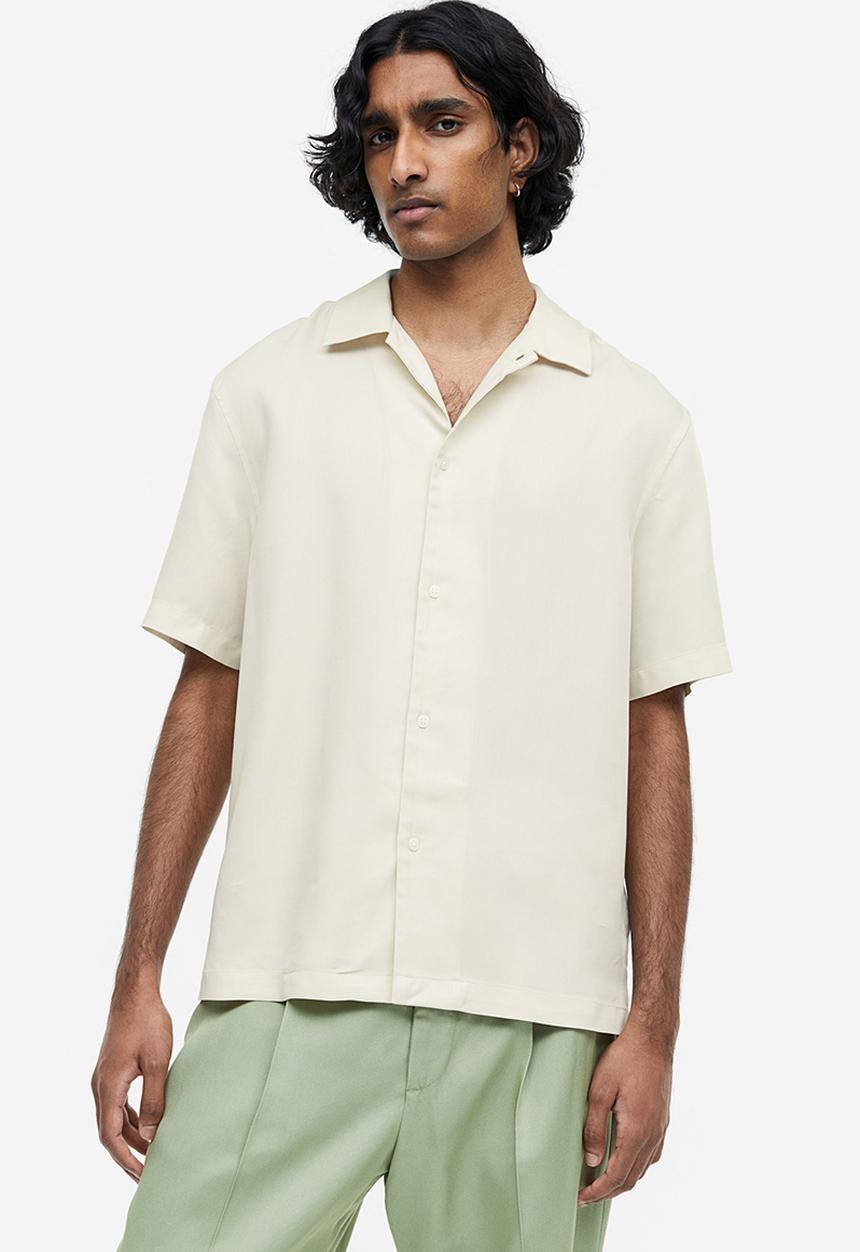 H&M - Regular fit short-sleeved lyocell shirt - beige