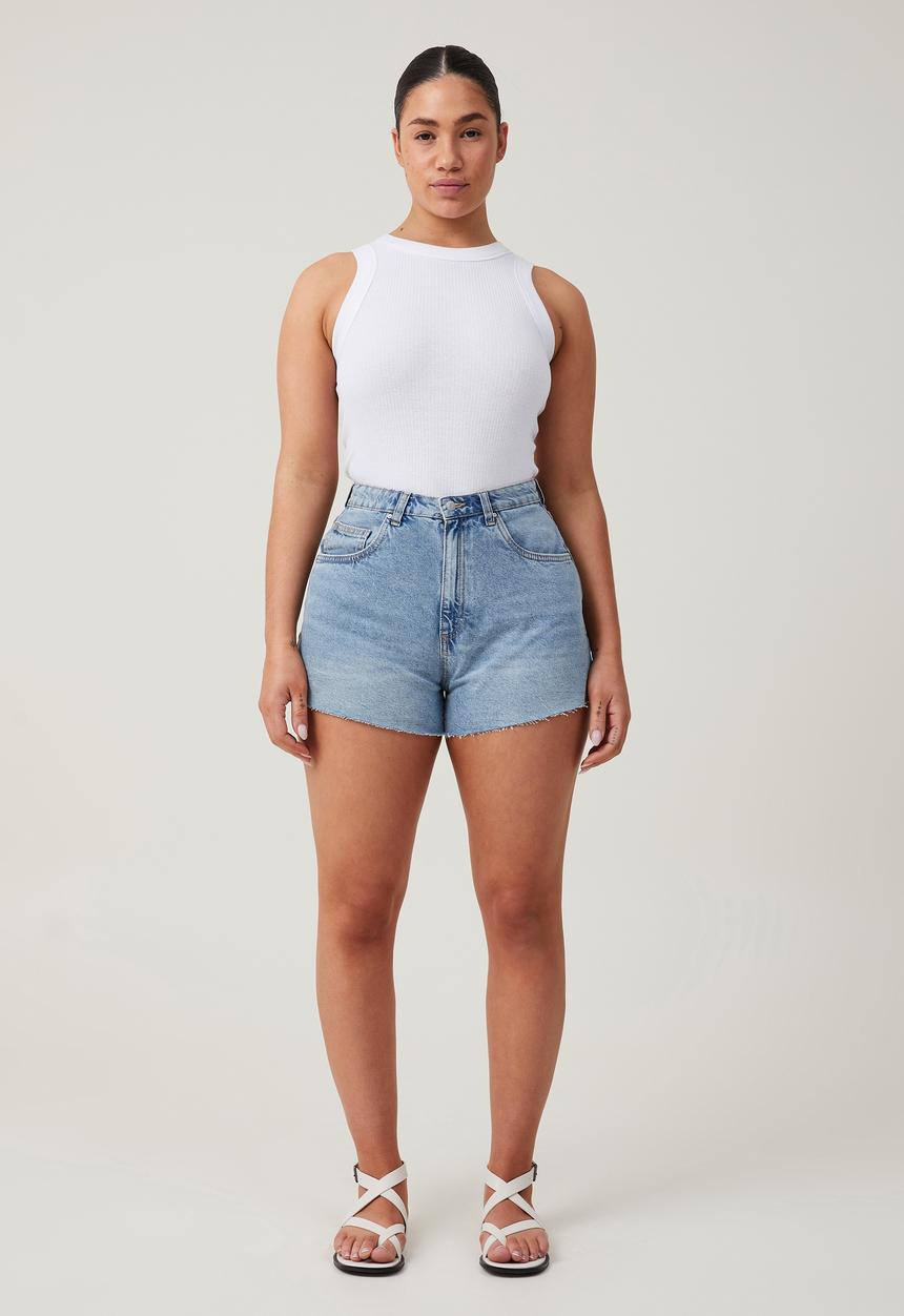 Cotton On - Plus Curvy High Mom Denim Short - Bells Blue