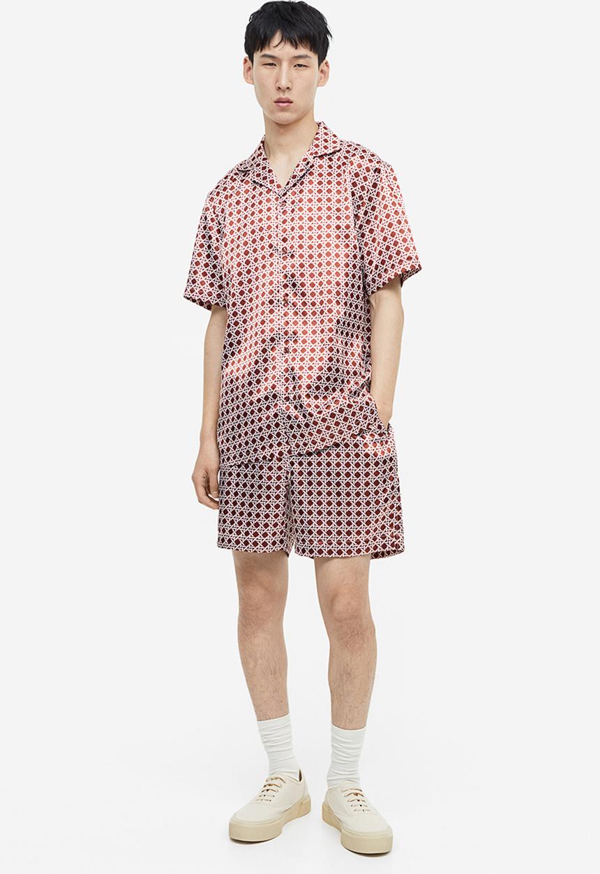 H&M - Regular fit pyjama shirt and shorts - brown patterned