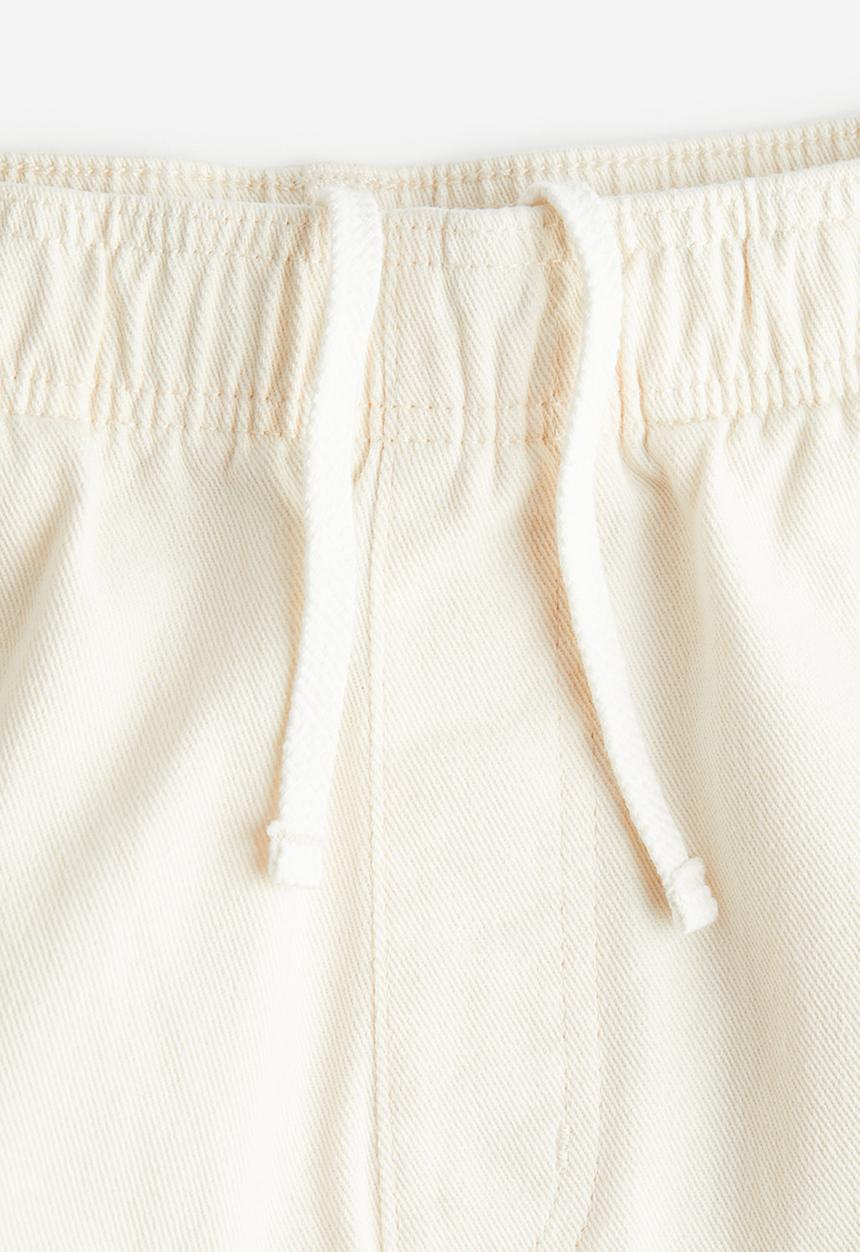 H&M - Relaxed fit cotton shorts - white