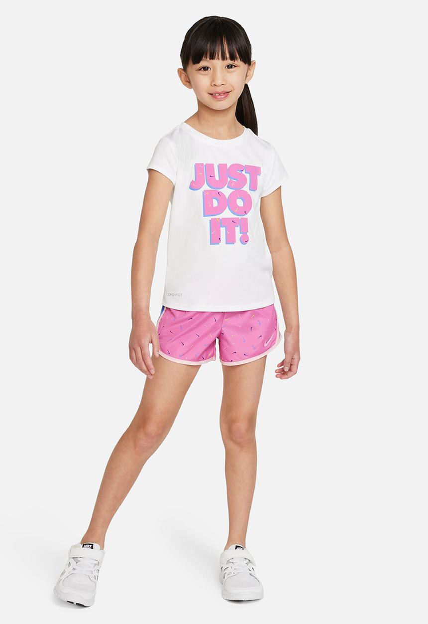 Nike - Nike swoosh tee and tempo shorts set - playful pink