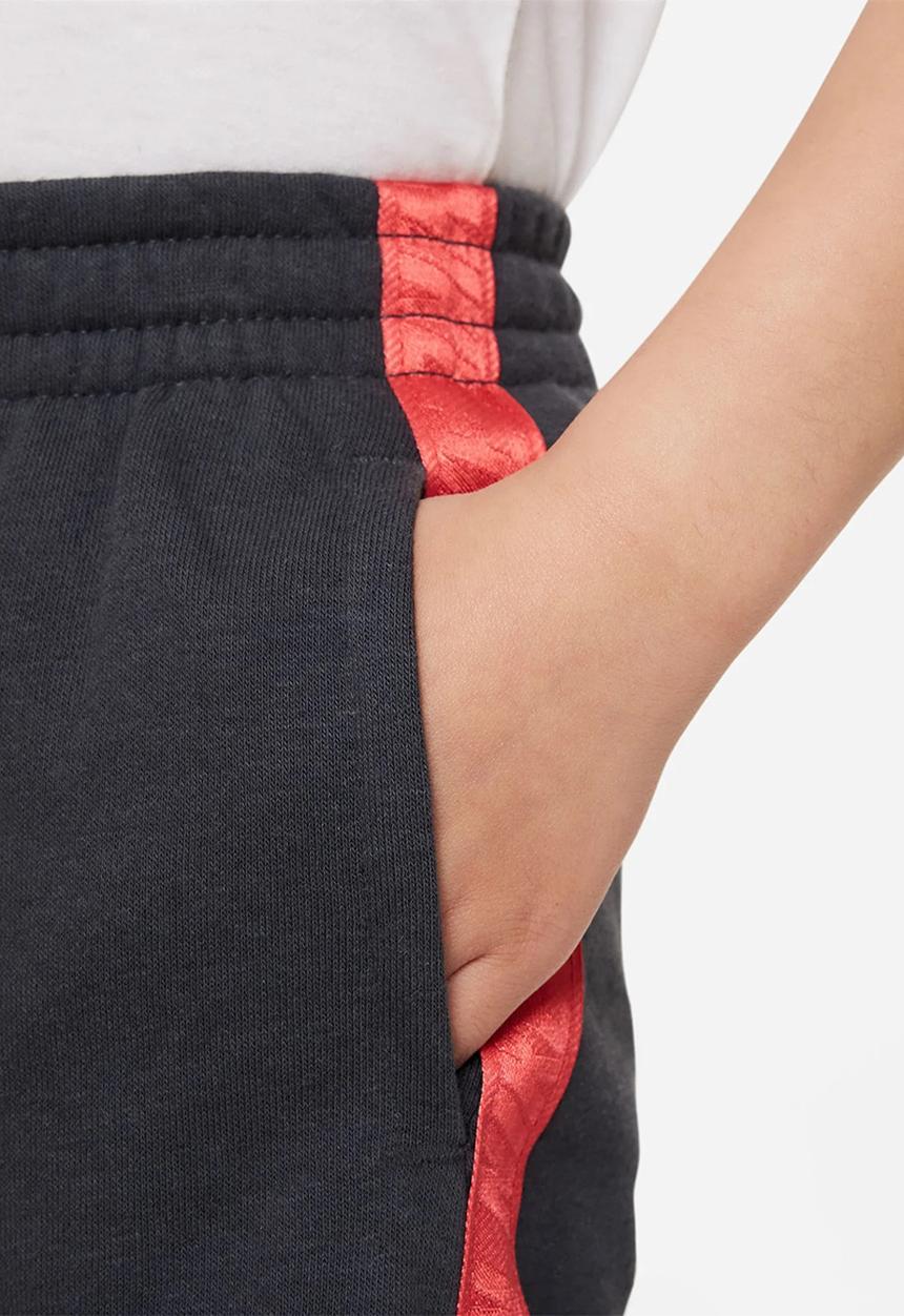 Nike - Nike sportswear club tape tee and shorts set - anthracite