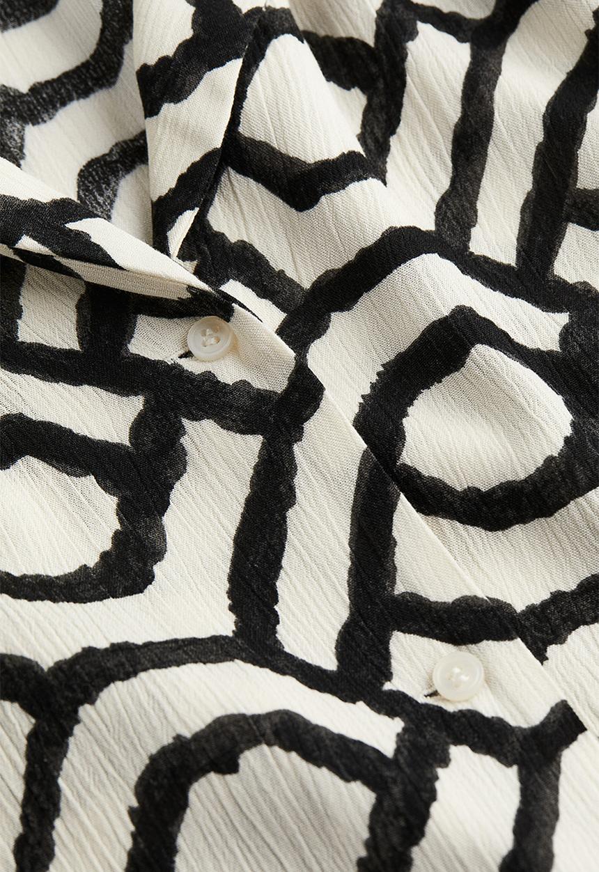 H&M - Oversized resort shirt - natural white patterned 