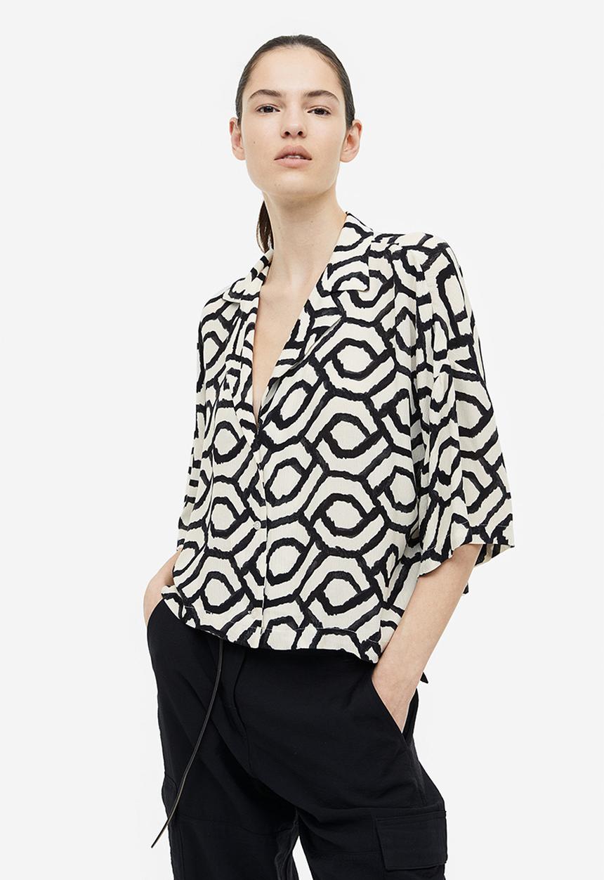 H&M - Oversized resort shirt - natural white patterned 