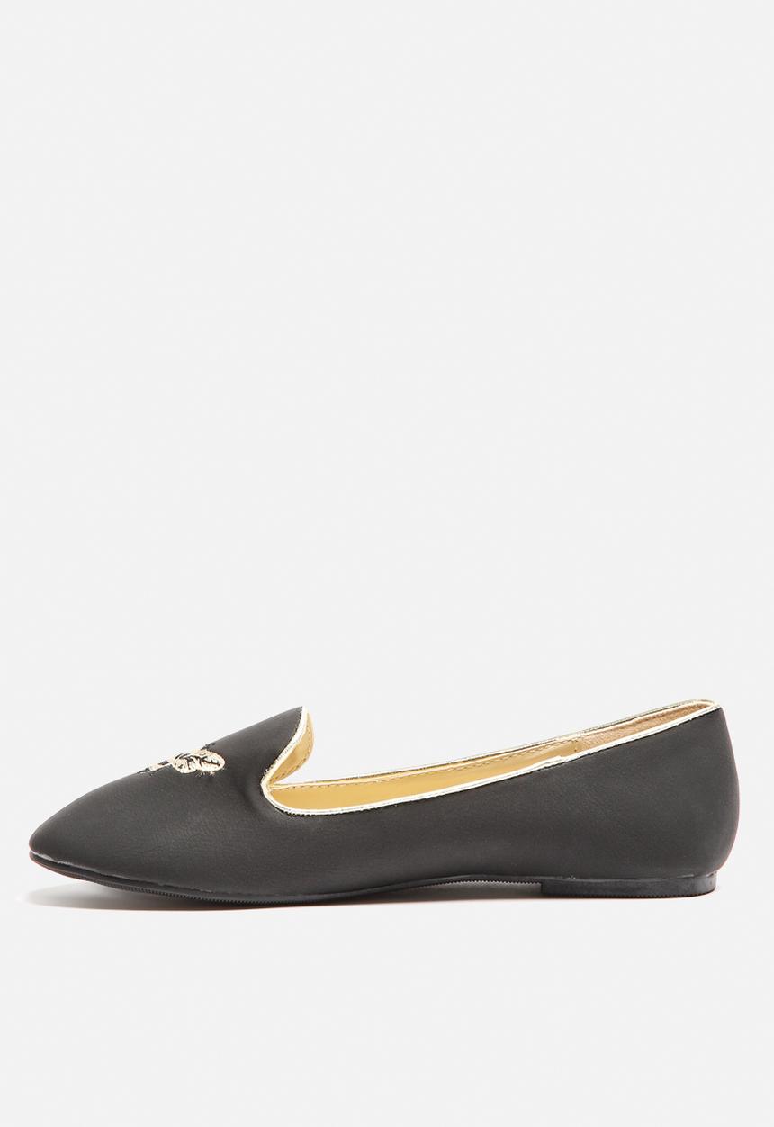 Cape Robbin - Smoking Slipper