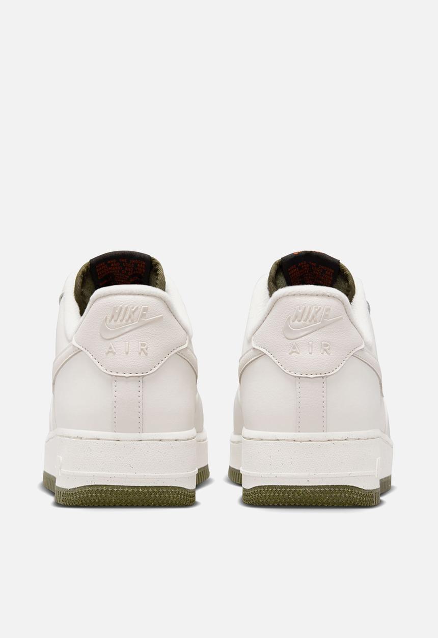 Nike - Air Force 1 '07 Lv8