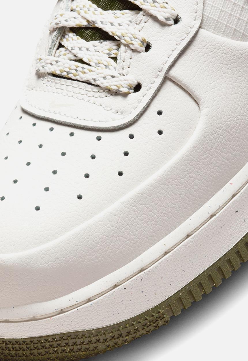 Nike - Air Force 1 '07 Lv8