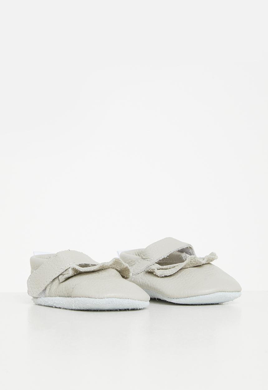 Pitta-Patta Shoes - Mary jane frill - all sand1