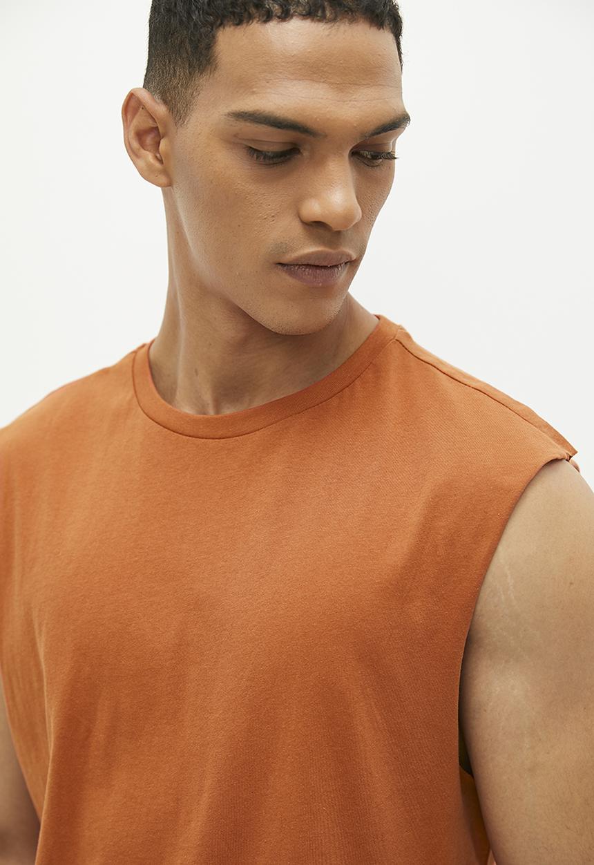 Superbalist - Raw Slv Edge Vest - Rust