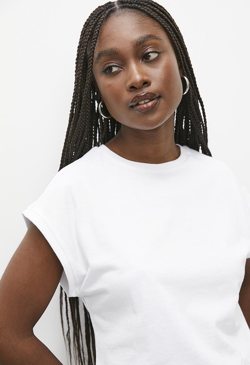 Blake - Grown on sleeve boxy tee - white