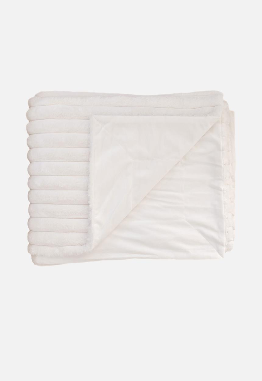 Linen House - Ribbed Faux Fur Throw - Milk
