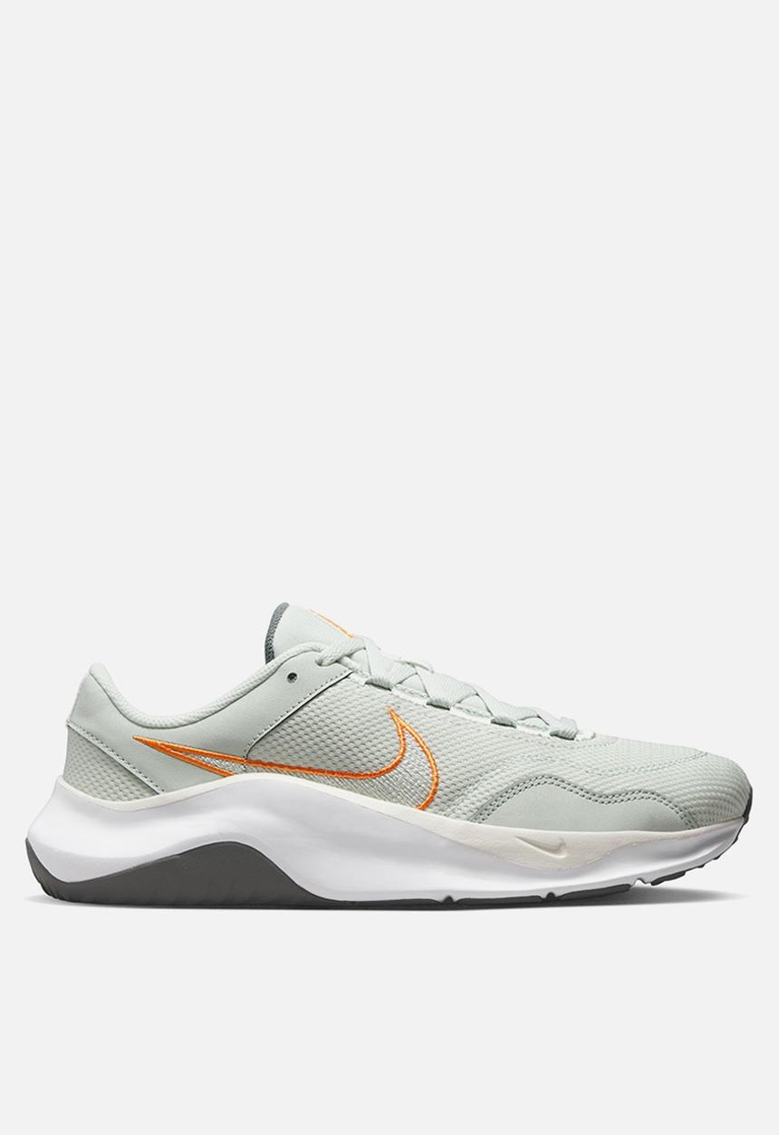 Nike - Legend essential 3 next nature