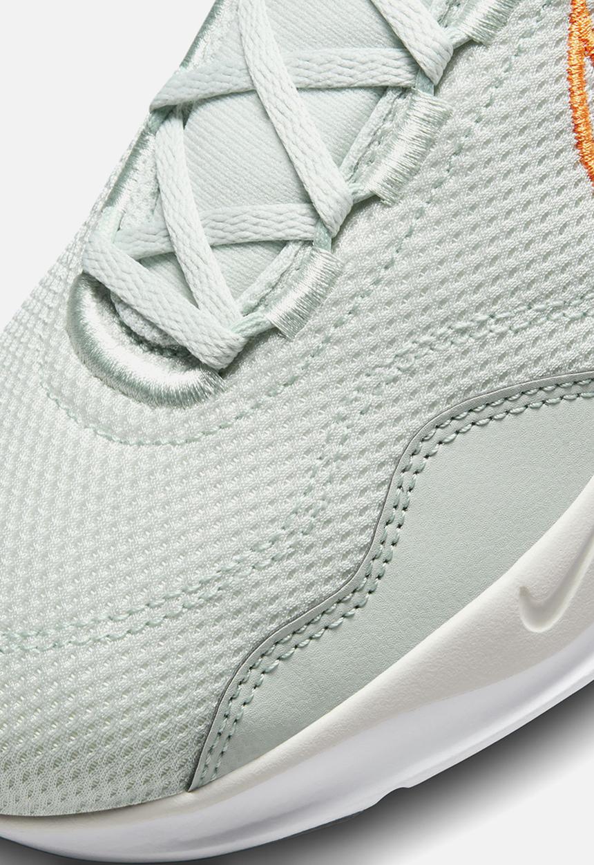 Nike - Legend essential 3 next nature
